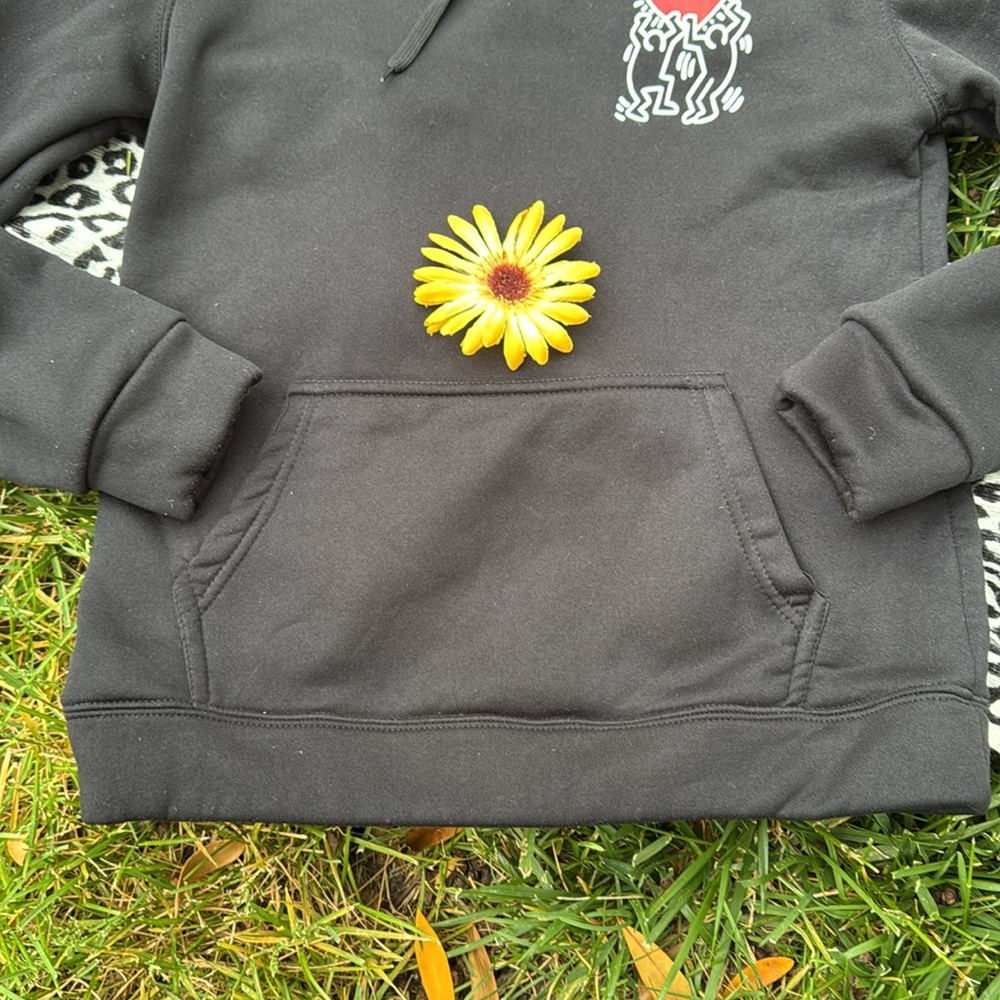 ❤️ KEITH HARING; Popular Uni-Sex Black Graphic Hoody Fits Men’s S & Misses M! - Picture 6 of 8